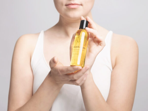 Sanfte Gesichtsreinigung mit RimitaOats Reinigungsöl für trockene und empfindliche Haut