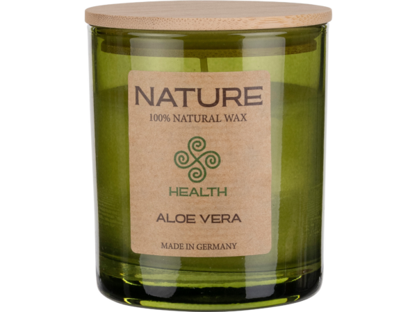 duftkerze im glas aloe vera, duftkerze kaufen, natur duftkerze deutschland, aloe vera duftkerze detail, aroma kerze aloe vera, premium duftkerze, duftkerze glas design, duftkerze wohnraum, aromakerze modern, duftkerze für wohnung, duftkerze wellness zuhause, aromatherapie kerze, NATURE Duftkerze Aloe Vera Nachhaltige Naturkerze aus Raps- und Olivenwachs – dezenter Raumduft und modernes Glasdesign