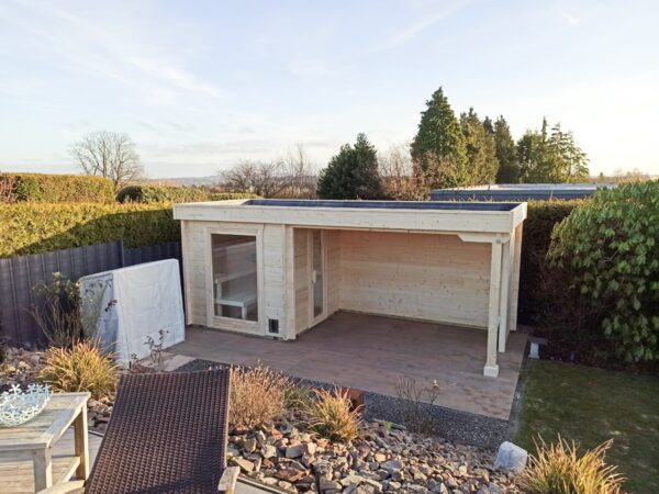 premium gartensauna sandra 5823, outdoor sauna garten, gartensauna kaufen deutschland, gartensauna outdoor massivholz, sauna außenbereich premium, gartensauna modern, sauna innenraum massivholz, gartensauna wellness innen, hochwertige sauna holz, gartensauna massivholz detail, hochwertige gartensauna verarbeitung, premium sauna material