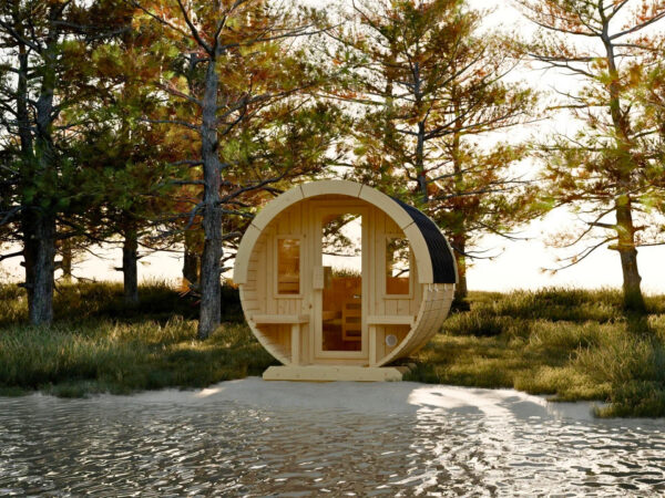 Fasssauna Chris mit Terrasse von Relaxklusiv aus Vettelschoß. | premium fasssauna garten, fasssauna kaufen deutschland, fasssauna outdoor massivholz, sauna fass garten, gartensauna fasssauna premium, fasssauna mit terrasse, outdoor sauna terrasse, fasssauna wellnessbereich, fasssauna innenraum holz, sauna fass innen, hochwertige fasssauna verarbeitung, fasssauna massivholz detail, premium fasssauna material, outdoor sauna holz