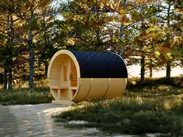 Fasssauna Chris mit Terrasse von Relaxklusiv aus Vettelschoß. | premium fasssauna garten, fasssauna kaufen deutschland, fasssauna outdoor massivholz, sauna fass garten, gartensauna fasssauna premium, fasssauna mit terrasse, outdoor sauna terrasse, fasssauna wellnessbereich, fasssauna innenraum holz, sauna fass innen, hochwertige fasssauna verarbeitung, fasssauna massivholz detail, premium fasssauna material, outdoor sauna holz