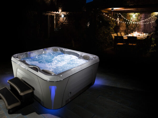 Whirlpool Abendstimmung im Garten
