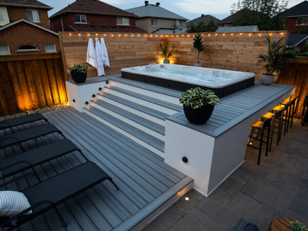 Hydropool Swim Spa AquaPlay 13FFB Außenansicht modern Garten