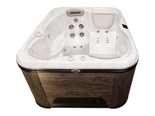 selbstreinigender Hydropool Whirlpool im Garten modern