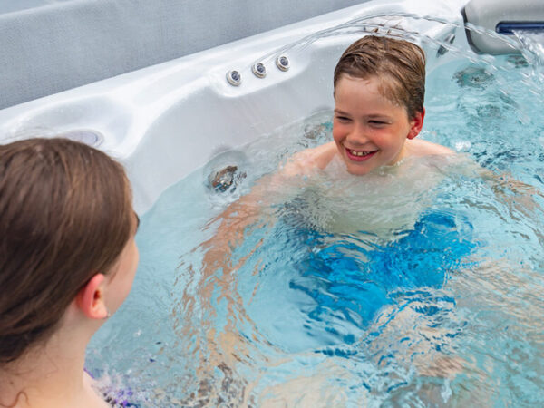 selbstreinigender Whirlpool Nutzung Familie Freunde
