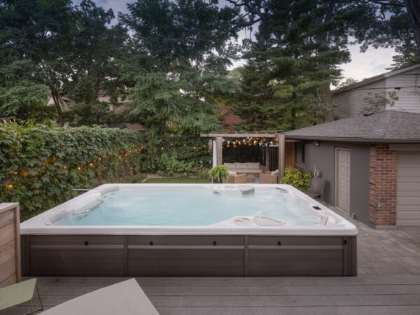 Hydropool Swim Spa großer Schwimmbereich Gegenstromanlage