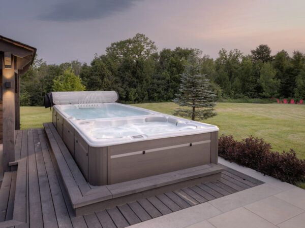 Hydropool Swim Spa AquaTrainer 19DTAX Abendstimmung im SWimSpa Pool der Extraklasse